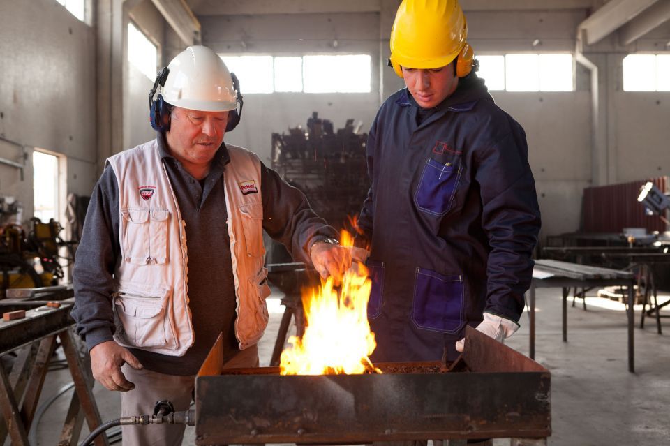 Reportage aziendale industriale carpenteria metallica Gurrieri Chiarmonte Gulfi Ragusa SiciliaFotografia e fotografo x web